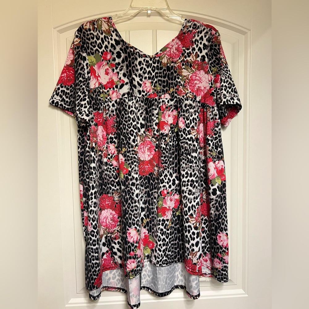 Black Leopard & Floral Flowy Hi-Low Top